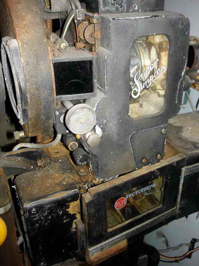 Speedway Auto Theatre - 2006 Photo (newer photo)